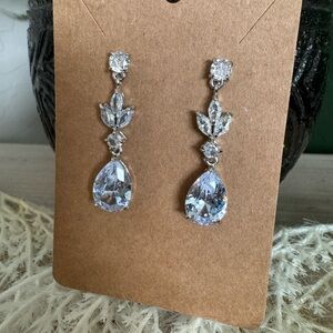 NWOT teardrop earrings